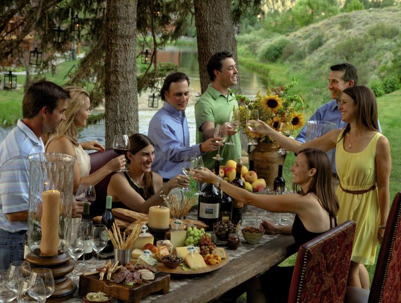 Rustic Creekside 4*